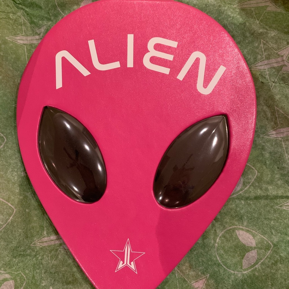 Jeffree Star Valentines Mystery Box: Alien Pallet